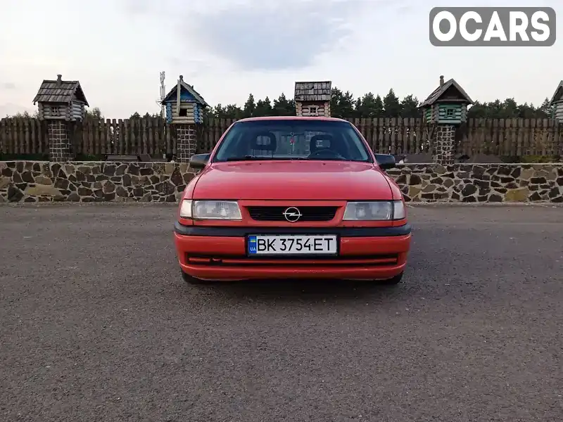 Седан Opel Vectra 1993 1.6 л. Ручна / Механіка обл. Рівненська, location.city.klevan - Фото 1/16