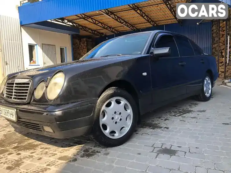 Седан Mercedes-Benz E-Class 1995 2.3 л. Ручна / Механіка обл. Рівненська, Рівне - Фото 1/18