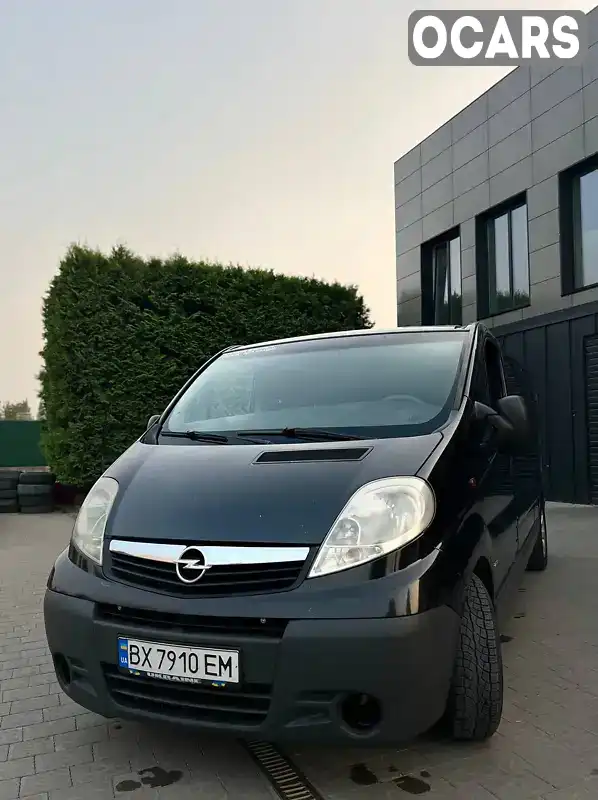 Минивэн Opel Vivaro 2007 2 л. Ручная / Механика обл. Хмельницкая, Каменец-Подольский - Фото 1/11