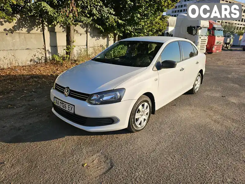 Седан Volkswagen Polo 2012 1.6 л. Ручная / Механика обл. Черниговская, Чернигов - Фото 1/21