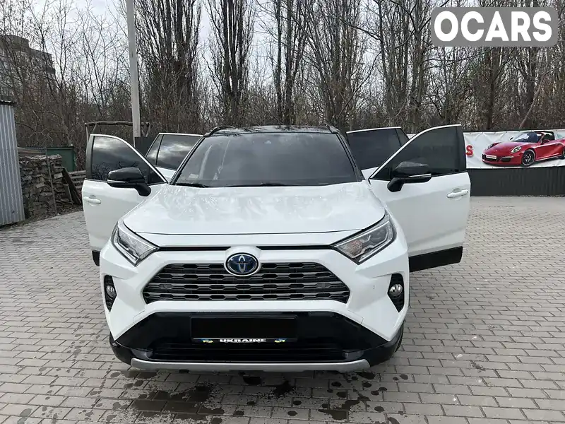 Внедорожник / Кроссовер Toyota RAV4 2020 2.49 л. Автомат обл. Хмельницкая, Хмельницкий - Фото 1/13