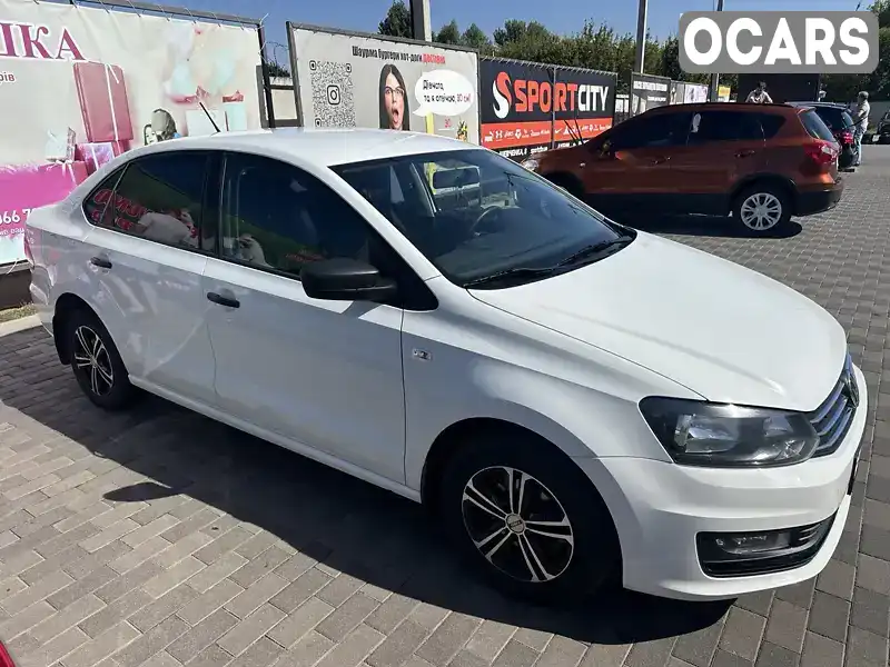 Седан Volkswagen Polo 2018 1.6 л. Ручна / Механіка обл. Полтавська, Лубни - Фото 1/21