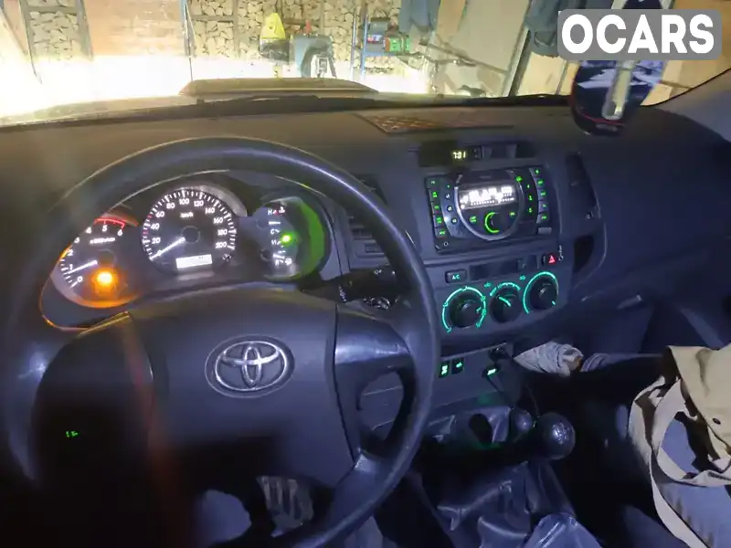 Пікап Toyota Hilux 2013 2.49 л. Ручна / Механіка обл. Чернігівська, Остер - Фото 1/21