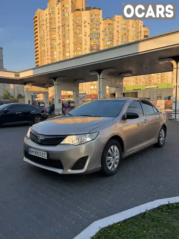 Седан Toyota Camry 2014 2.49 л. Автомат обл. Полтавська, Лубни - Фото 1/21