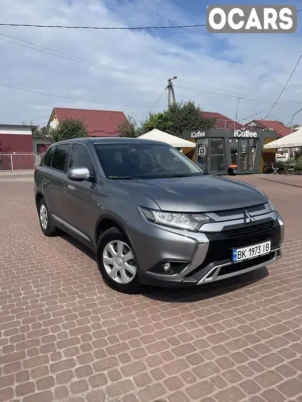 Позашляховик / Кросовер Mitsubishi Outlander 2022 2 л. Варіатор обл. Рівненська, Рівне - Фото 1/11