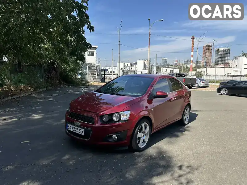 Седан Chevrolet Sonic 2014 1.36 л. Автомат обл. Киевская, Киев - Фото 1/9