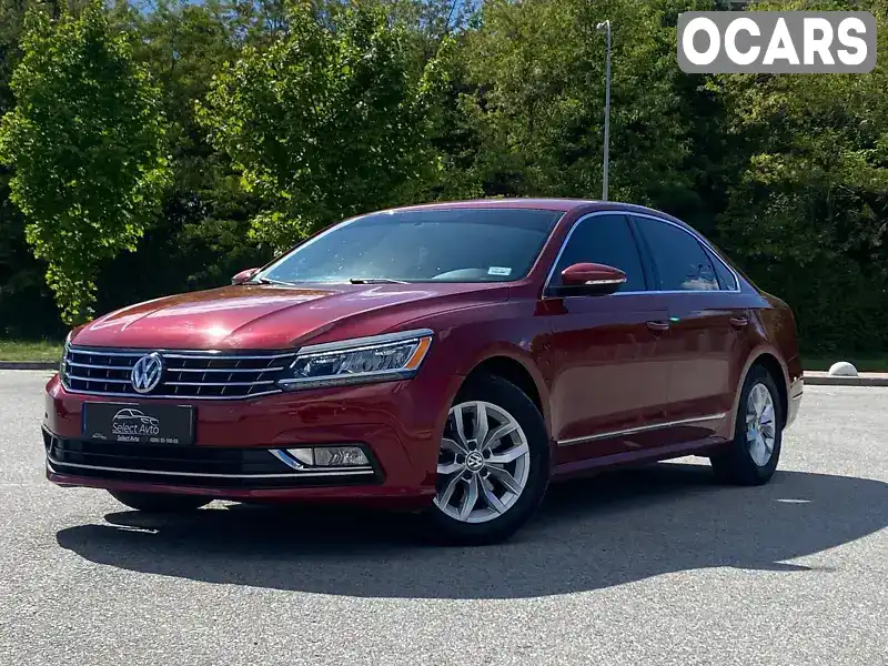 Седан Volkswagen Passat 2016 1.8 л. Автомат обл. Львовская, Золочев - Фото 1/21