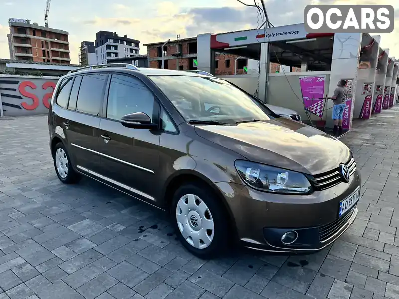 Микровэн Volkswagen Touran 2012 1.6 л. Автомат обл. Закарпатская, Мукачево - Фото 1/21