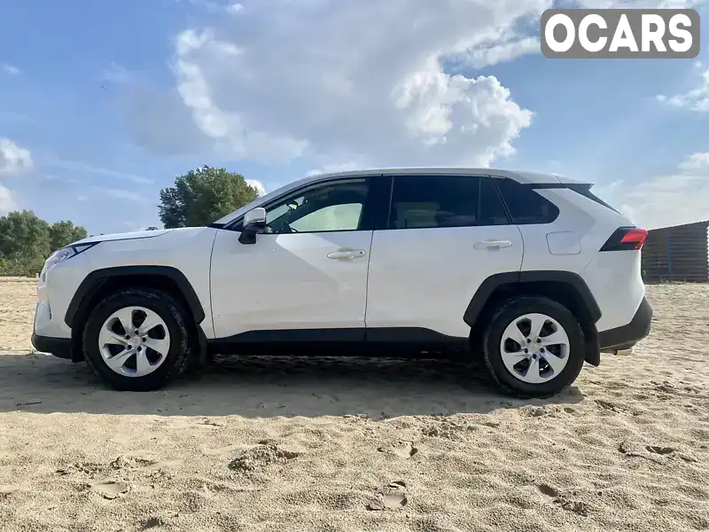 Внедорожник / Кроссовер Toyota RAV4 2020 1.99 л. Вариатор обл. Киевская, Киев - Фото 1/15