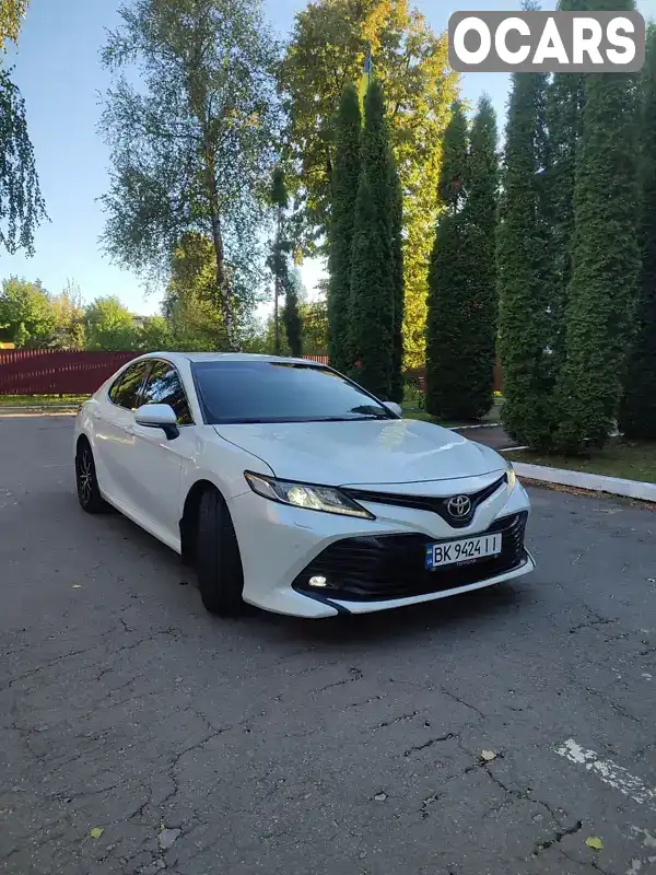 Седан Toyota Camry 2017 2.49 л. Автомат обл. Ровенская, Корец - Фото 1/15