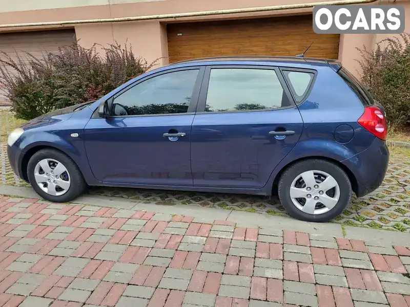 Хетчбек Kia Ceed 2008 1.4 л. Ручна / Механіка обл. Львівська, Львів - Фото 1/16