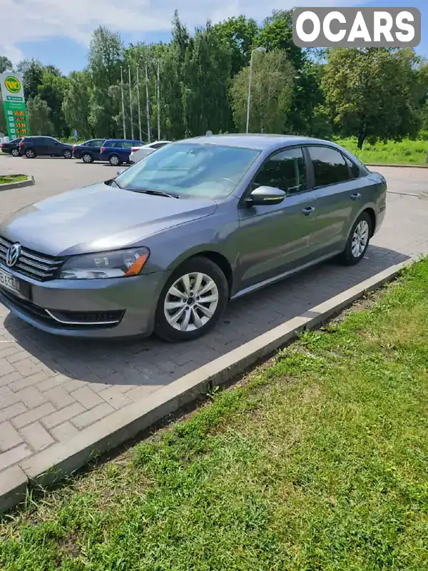 Седан Volkswagen Passat 2012 2.5 л. Автомат обл. Черниговская, Прилуки - Фото 1/10