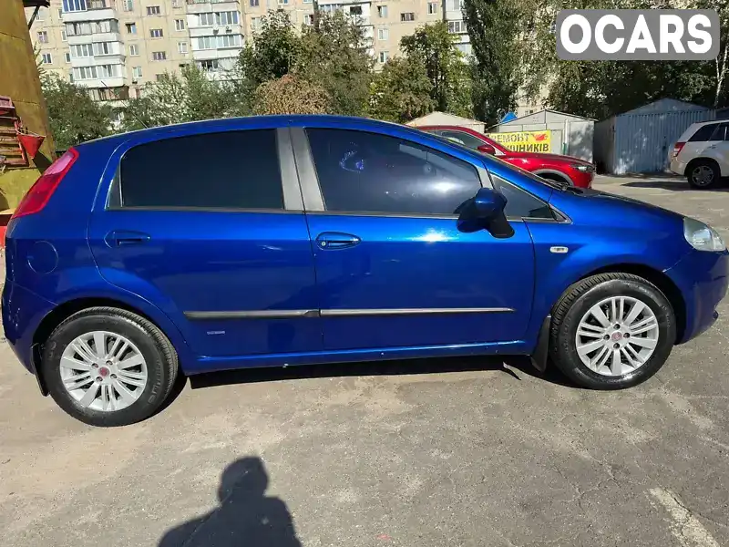 Хэтчбек Fiat Grande Punto 2008 1.37 л. Робот обл. Киевская, Киев - Фото 1/13