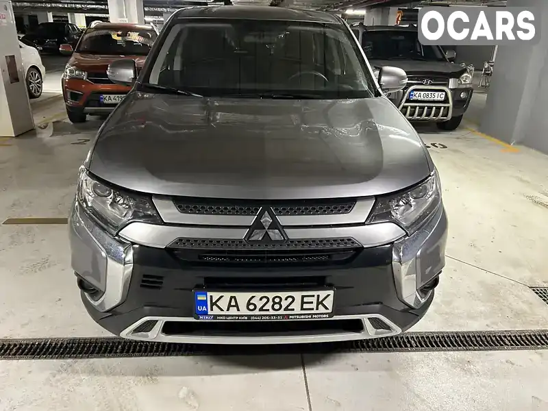 Позашляховик / Кросовер Mitsubishi Outlander 2021 2 л. Варіатор обл. Київська, Київ - Фото 1/7