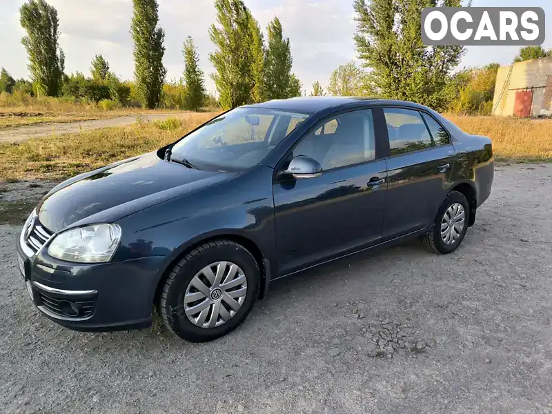 Седан Volkswagen Jetta 2008 1.6 л. обл. Винницкая, Винница - Фото 1/21