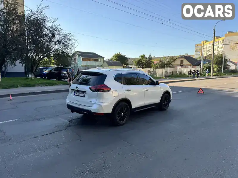 Позашляховик / Кросовер Nissan Rogue 2017 2.49 л. Варіатор обл. Рівненська, Рівне - Фото 1/8