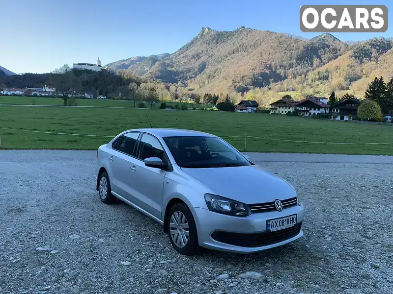 Седан Volkswagen Polo 2012 1.6 л. Ручна / Механіка обл. Харківська, Харків - Фото 1/9