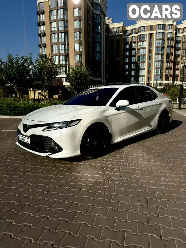 Седан Toyota Camry 2019 2.49 л. Автомат обл. Київська, Київ - Фото 1/16