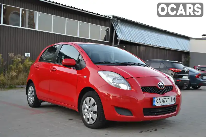 Хэтчбек Toyota Yaris 2011 1.33 л. Робот обл. Житомирская, Житомир - Фото 1/13