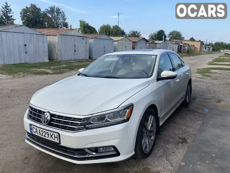 Седан Volkswagen Passat 2016 1.8 л. Автомат обл. Черкаська, Черкаси - Фото 1/9