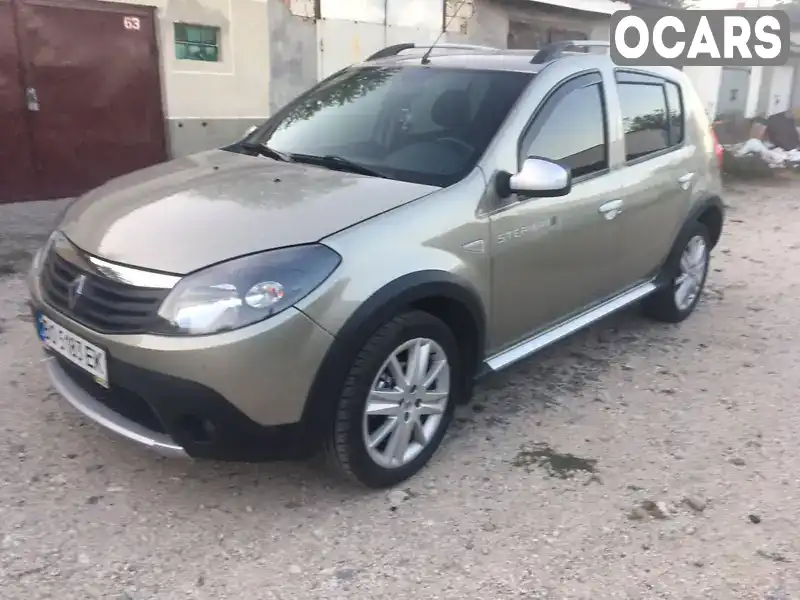 Хэтчбек Renault Sandero 2012 1.6 л. Ручная / Механика обл. Тернопольская, Лановцы - Фото 1/14