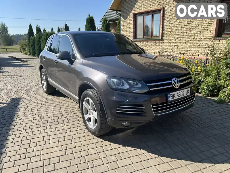 Позашляховик / Кросовер Volkswagen Touareg 2010 2.97 л. Автомат обл. Волинська, Любешів - Фото 1/13