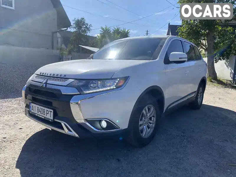 Внедорожник / Кроссовер Mitsubishi Outlander 2020 2.36 л. Вариатор обл. Киевская, Белая Церковь - Фото 1/10