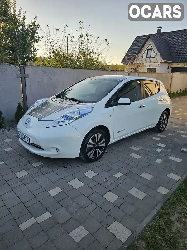 Хэтчбек Nissan Leaf 2017 null_content л. Автомат обл. Ровенская, Сарны - Фото 1/20