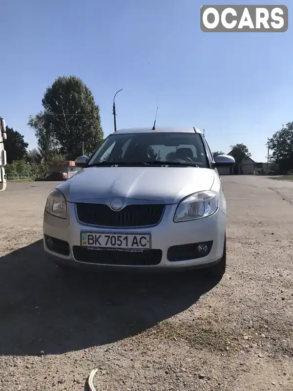 Микровэн Skoda Roomster 2008 1.6 л. Ручная / Механика обл. Черкасская, Монастырище - Фото 1/20