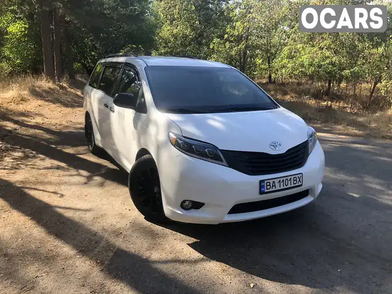 Минивэн Toyota Sienna 2016 3.46 л. Типтроник обл. Кировоградская, Кропивницкий (Кировоград) - Фото 1/18