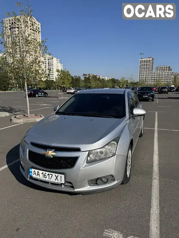 Седан Chevrolet Cruze 2010 1.99 л. Автомат обл. Киевская, Киев - Фото 1/21