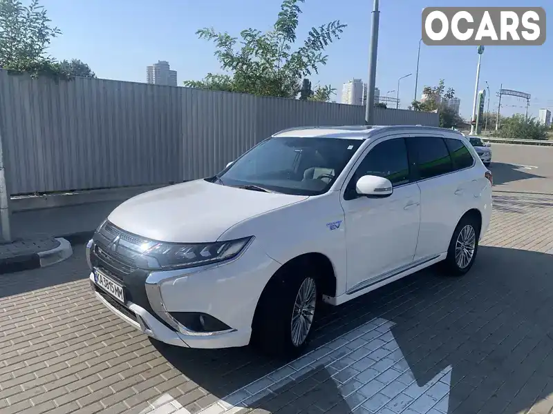 Внедорожник / Кроссовер Mitsubishi Outlander 2020 null_content л. Автомат обл. Киевская, Киев - Фото 1/20