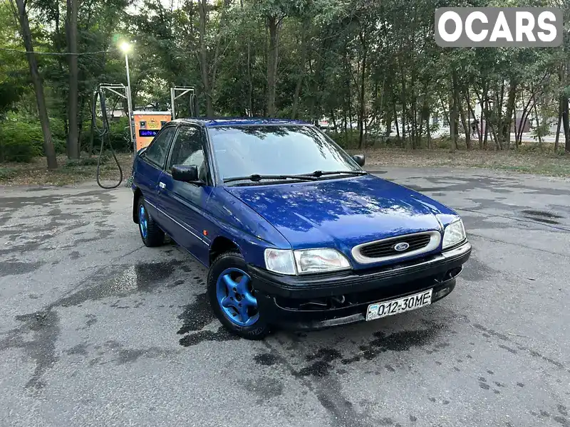 Хетчбек Ford Escort 1993 1.4 л. Ручна / Механіка обл. Черкаська, Черкаси - Фото 1/21