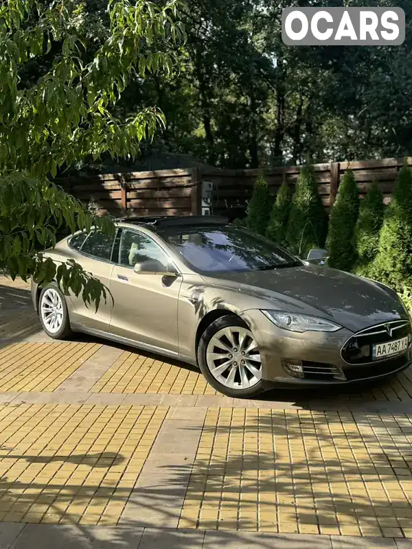 Ліфтбек Tesla Model S 2016 null_content л. обл. Київська, Київ - Фото 1/17