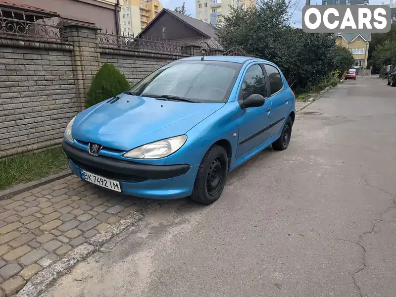 Хэтчбек Peugeot 206 2001 1.36 л. Ручная / Механика обл. Ровенская, Ровно - Фото 1/11