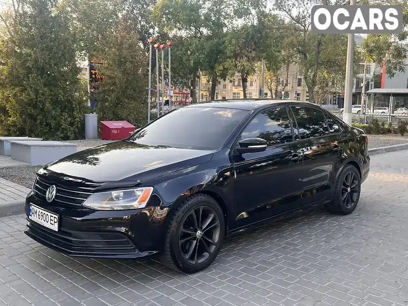 Седан Volkswagen Jetta 2015 1.8 л. Автомат обл. Миколаївська, Миколаїв - Фото 1/21