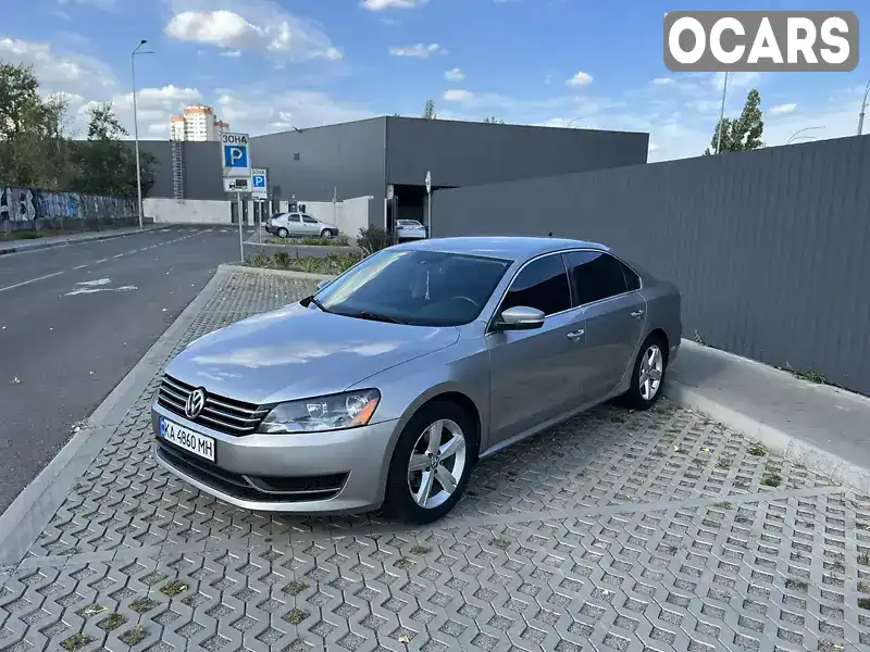 Седан Volkswagen Passat 2012 2.48 л. Автомат обл. Черниговская, Козелец - Фото 1/15