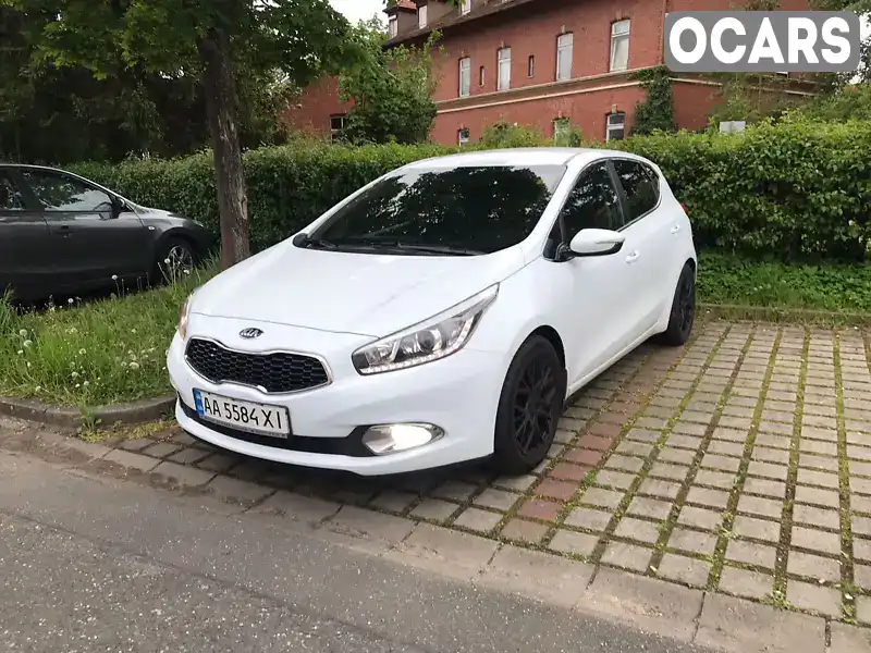 Хетчбек Kia Ceed 2014 1.6 л. Автомат обл. Київська, Київ - Фото 1/11