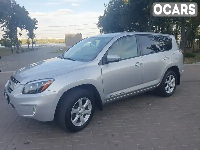 Внедорожник / Кроссовер Toyota RAV4 EV 2014 null_content л. обл. Киевская, Киев - Фото 1/17