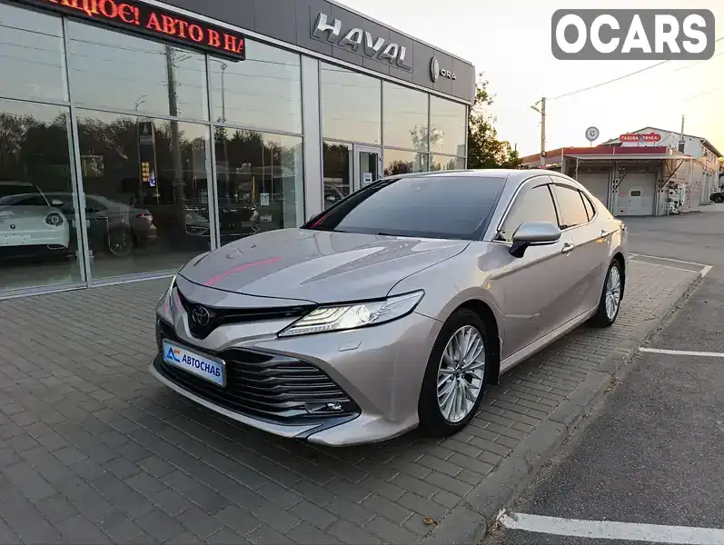 Седан Toyota Camry 2018 2.49 л. Автомат обл. Полтавская, Полтава - Фото 1/21