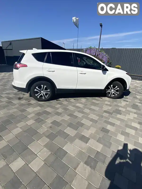 Внедорожник / Кроссовер Toyota RAV4 2018 2.49 л. Автомат обл. Полтавская, Полтава - Фото 1/5