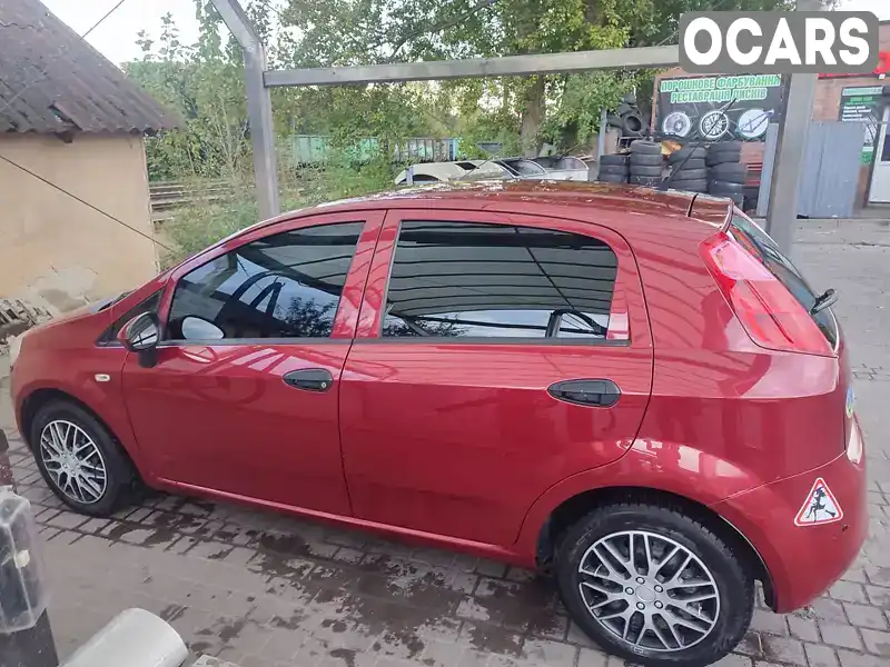 Хэтчбек Fiat Grande Punto 2010 1.4 л. Автомат обл. Львовская, Львов - Фото 1/21