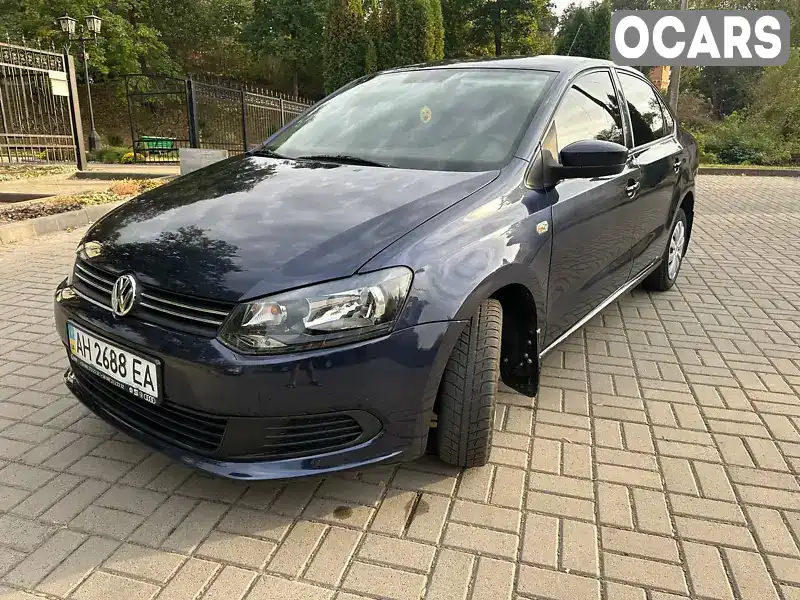 Седан Volkswagen Polo 2011 1.6 л. Ручная / Механика обл. Черниговская, Прилуки - Фото 1/17