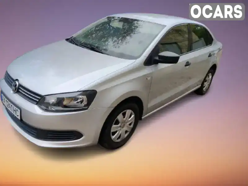 Седан Volkswagen Polo 2011 1.6 л. Ручная / Механика обл. Киевская, Киев - Фото 1/12