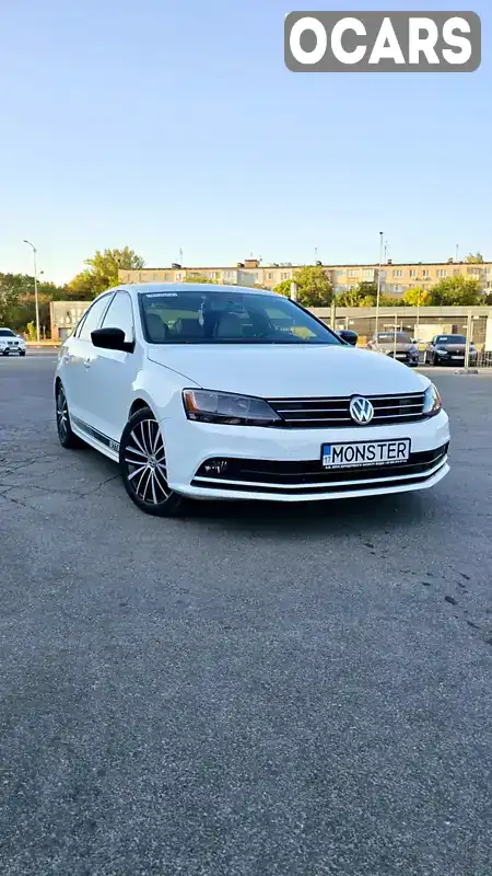 Седан Volkswagen Jetta 2015 1.8 л. Автомат обл. Полтавська, Полтава - Фото 1/21