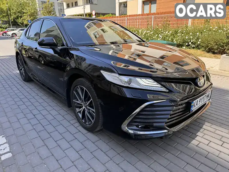 Седан Toyota Camry 2022 2.49 л. Автомат обл. Львовская, Львов - Фото 1/21