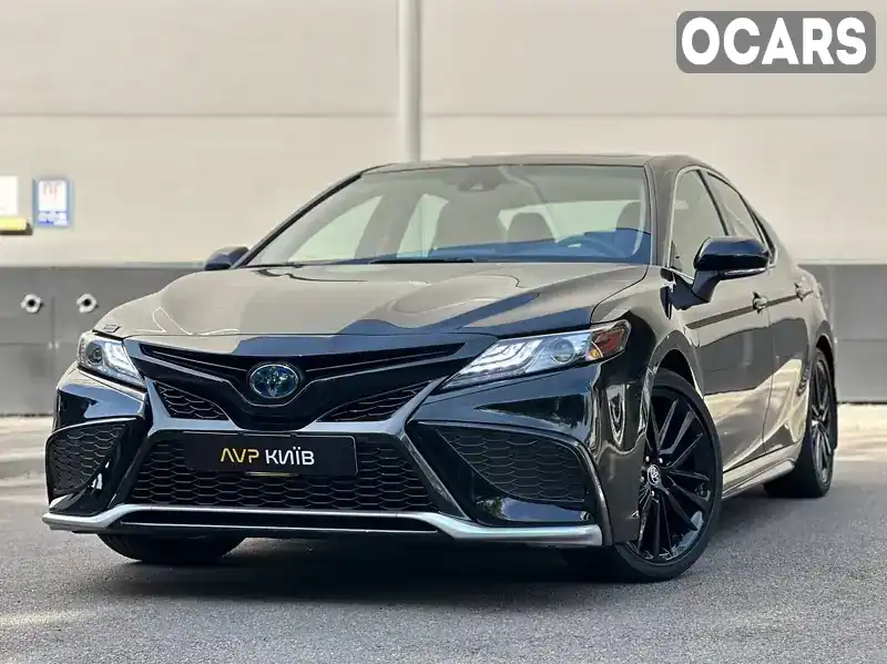 Седан Toyota Camry 2023 2.49 л. Вариатор обл. Киевская, Киев - Фото 1/21