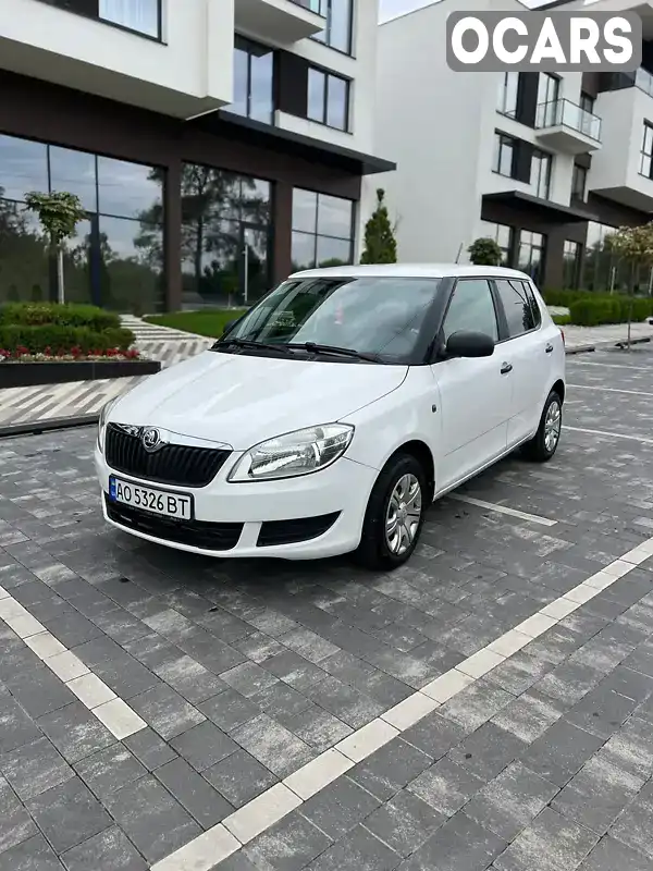 Хетчбек Skoda Fabia 2014 1.6 л. Ручна / Механіка обл. Закарпатська, Ужгород - Фото 1/14