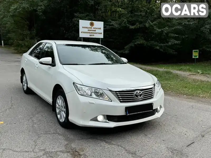 Седан Toyota Camry 2013 2.49 л. Автомат обл. Вінницька, Вінниця - Фото 1/20