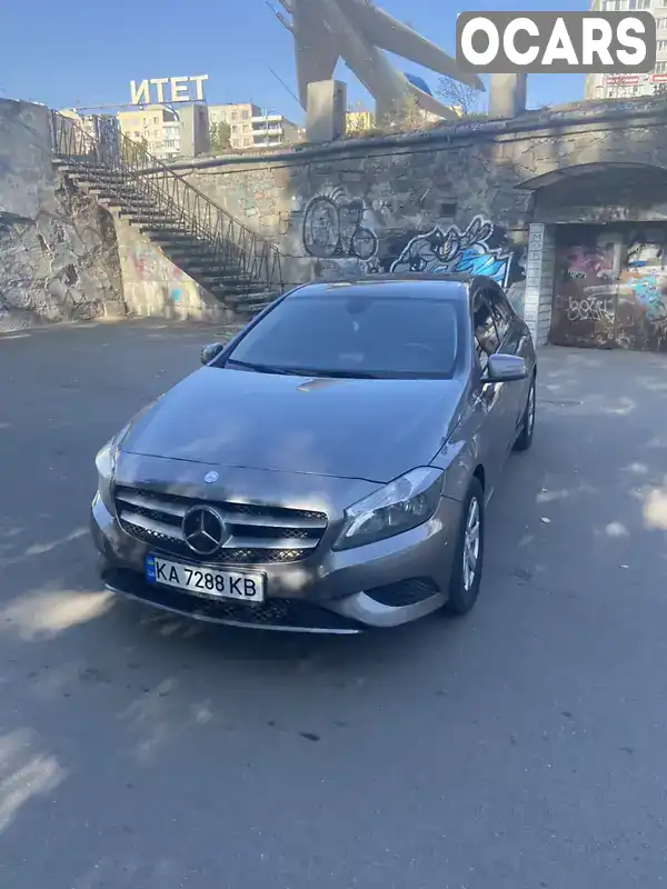 Хетчбек Mercedes-Benz A-Class 2013 1.8 л. Автомат обл. Київська, Київ - Фото 1/14